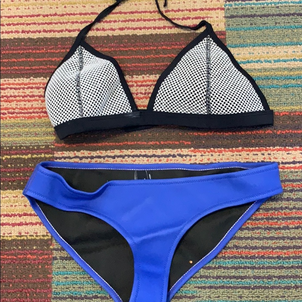 Traingl bikini